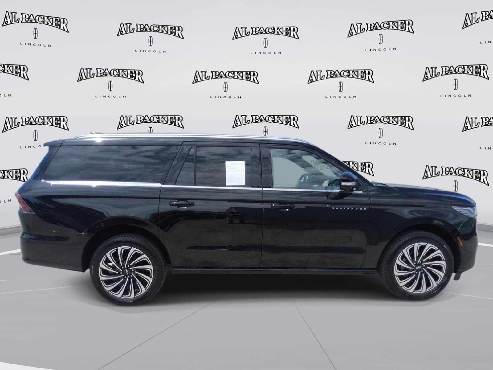 Used 2025 Lincoln Navigator L Black Label AWD/4WD image 6