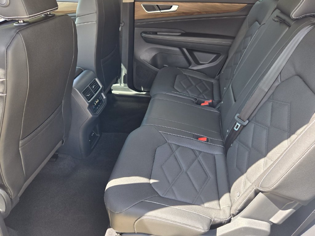 Certified 2026 Volkswagen Atlas SE FWD image 12