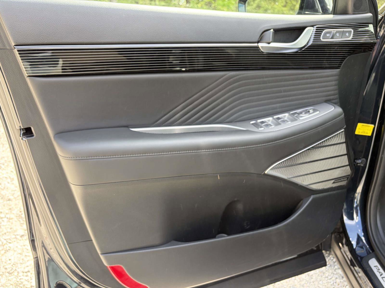 Used 2024 Hyundai Palisade Calligraphy image 5