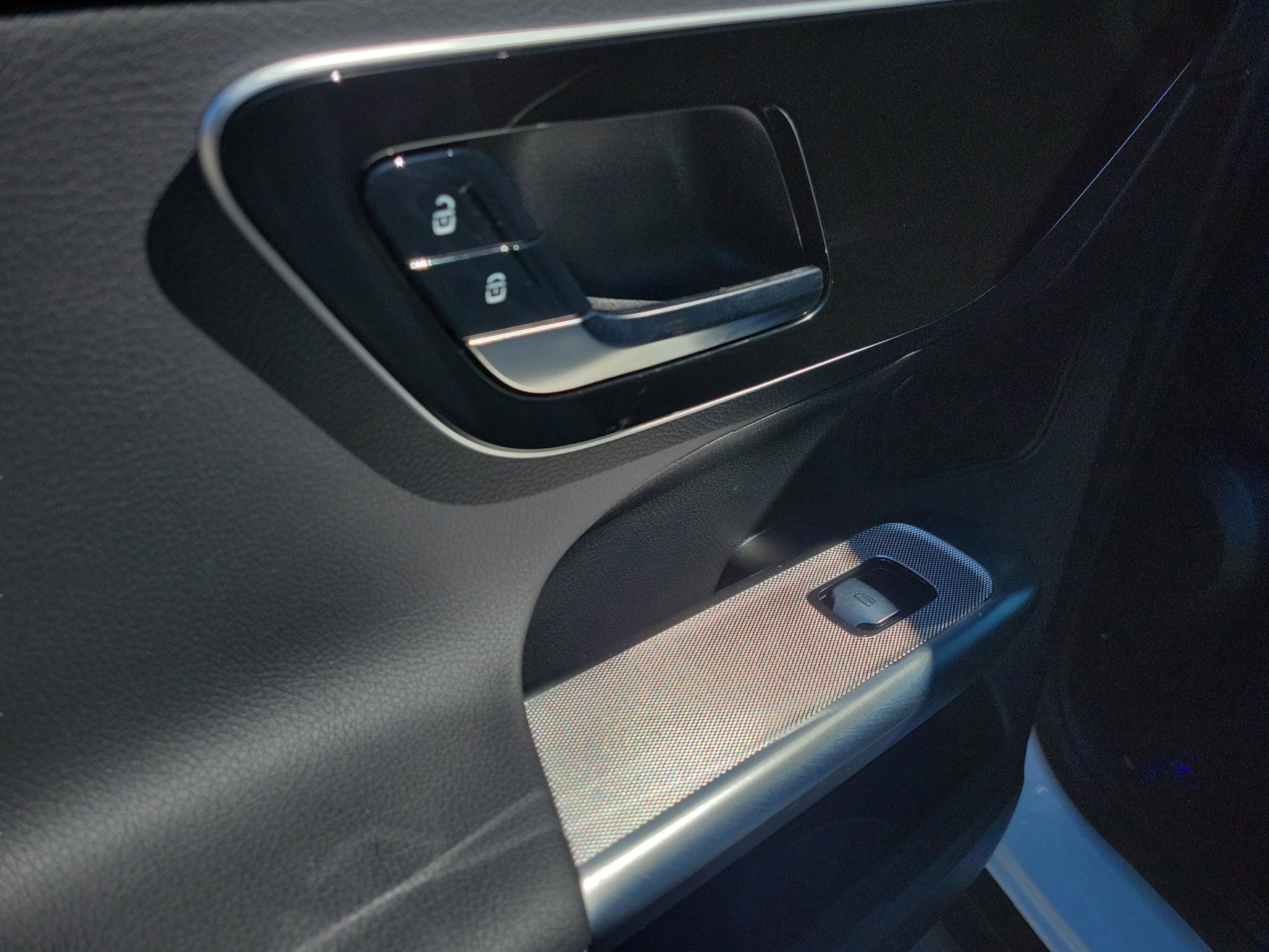 Used 2026 Mercedes-Benz GLC 300 image 11