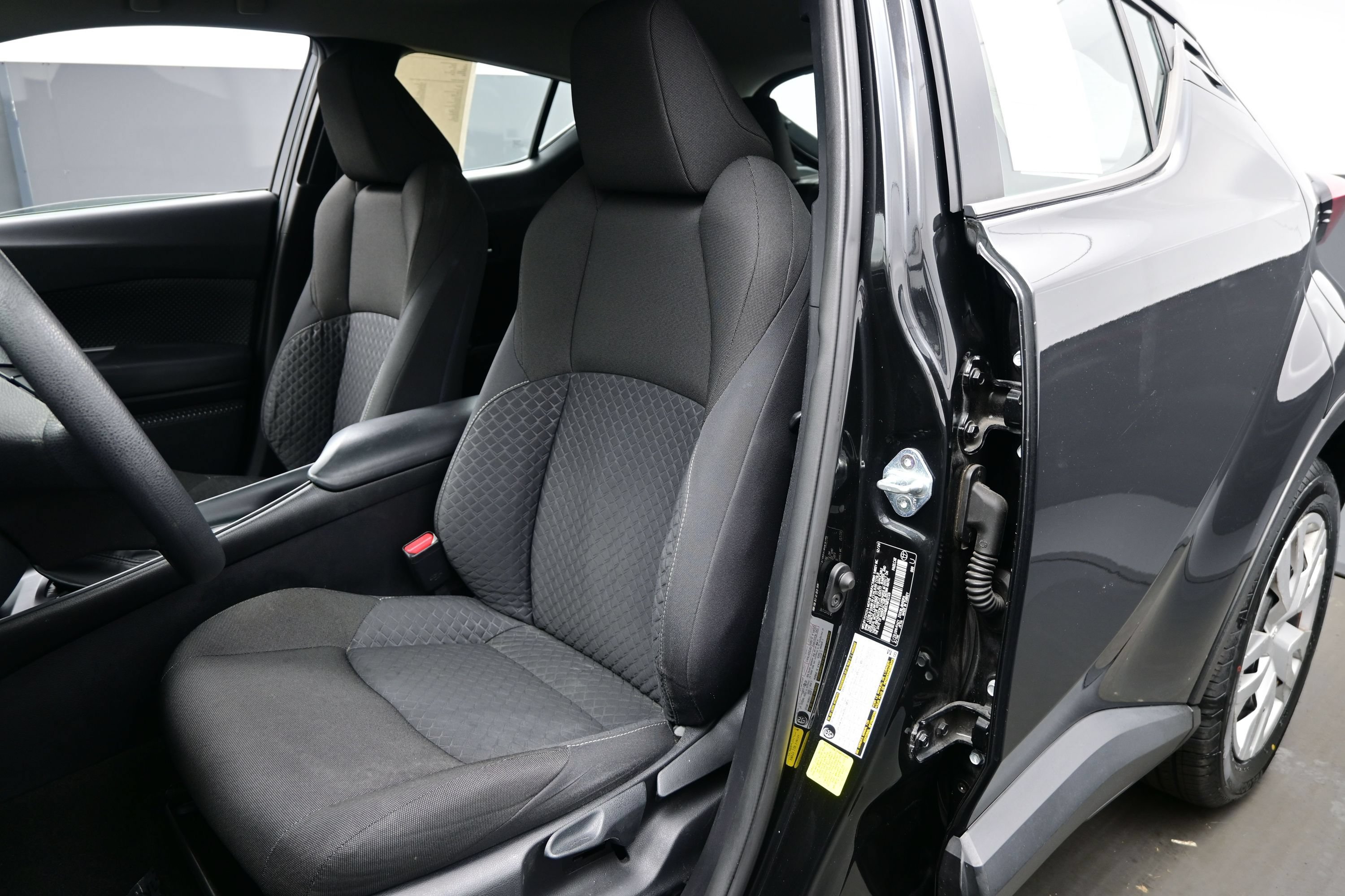 Used 2021 Toyota C-HR LE FWD image 11