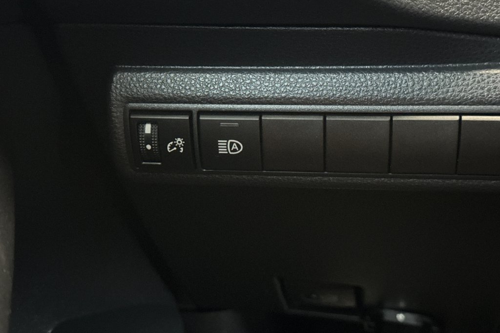 Used 2024 Toyota Corolla SE FWD image 29