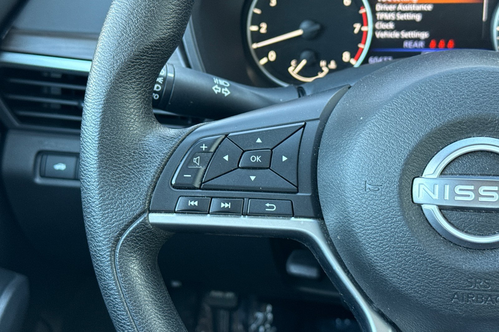 Certified 2024 Nissan Altima 2.5 SV FWD image 29