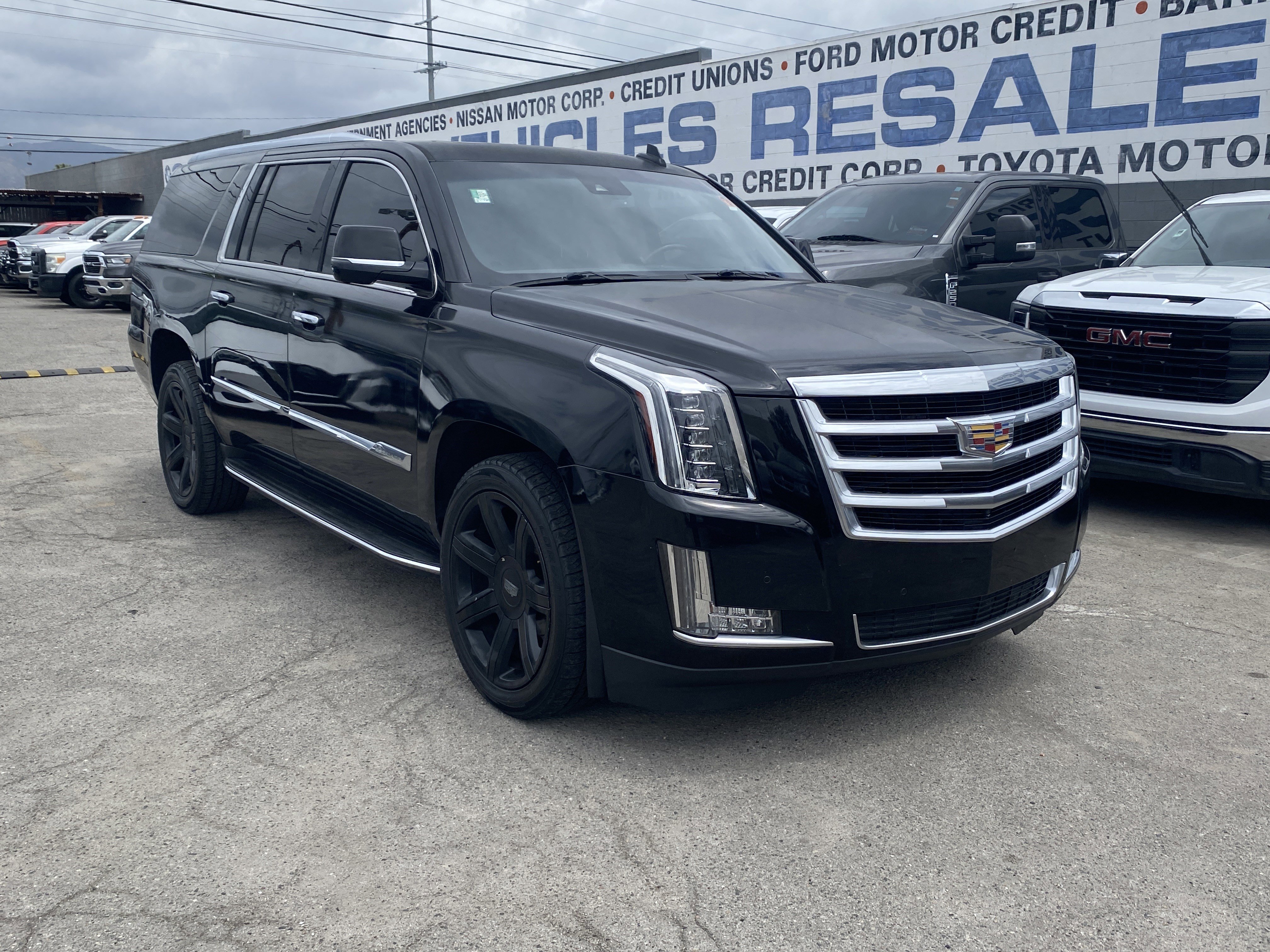 Used 2016 Cadillac Escalade ESV Luxury RWD image 6