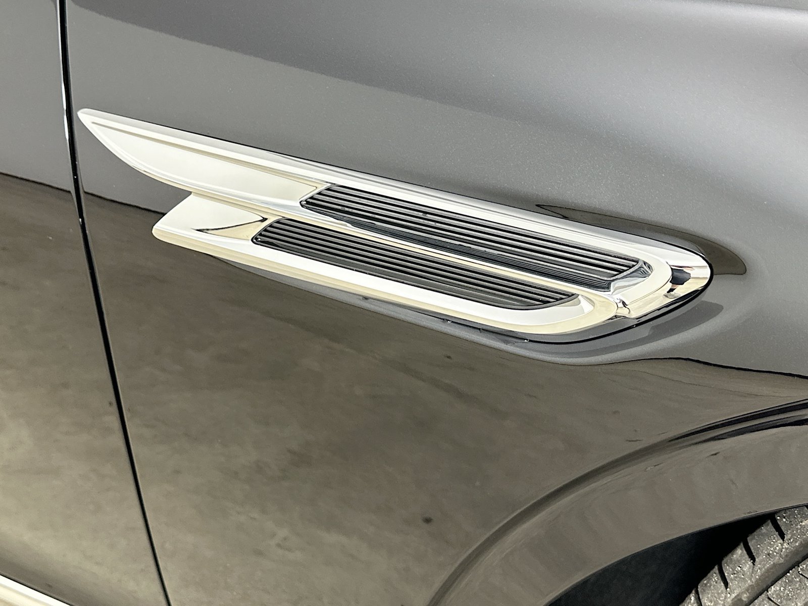 New 2026 Bentley Flying Spur V8 AWD/4WD image 12