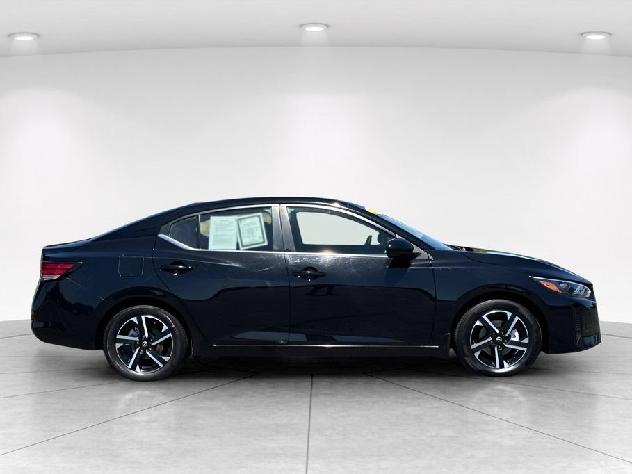 Used 2024 Nissan Sentra SV FWD image 3