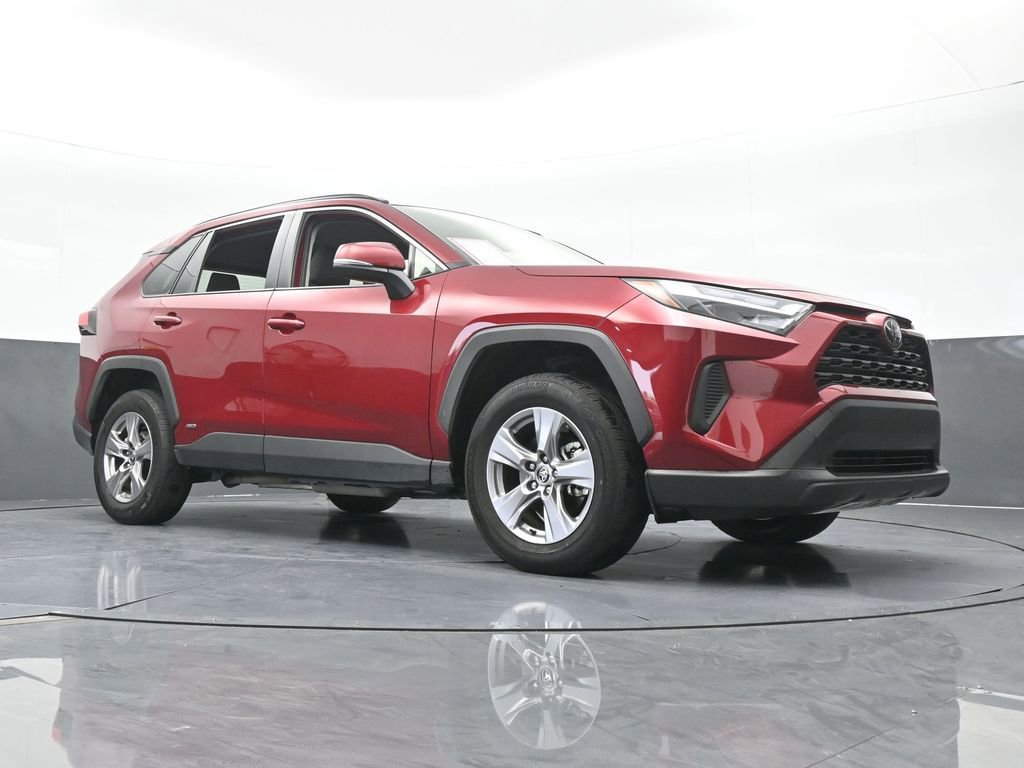 Used 2025 Toyota RAV4 XLE image 65