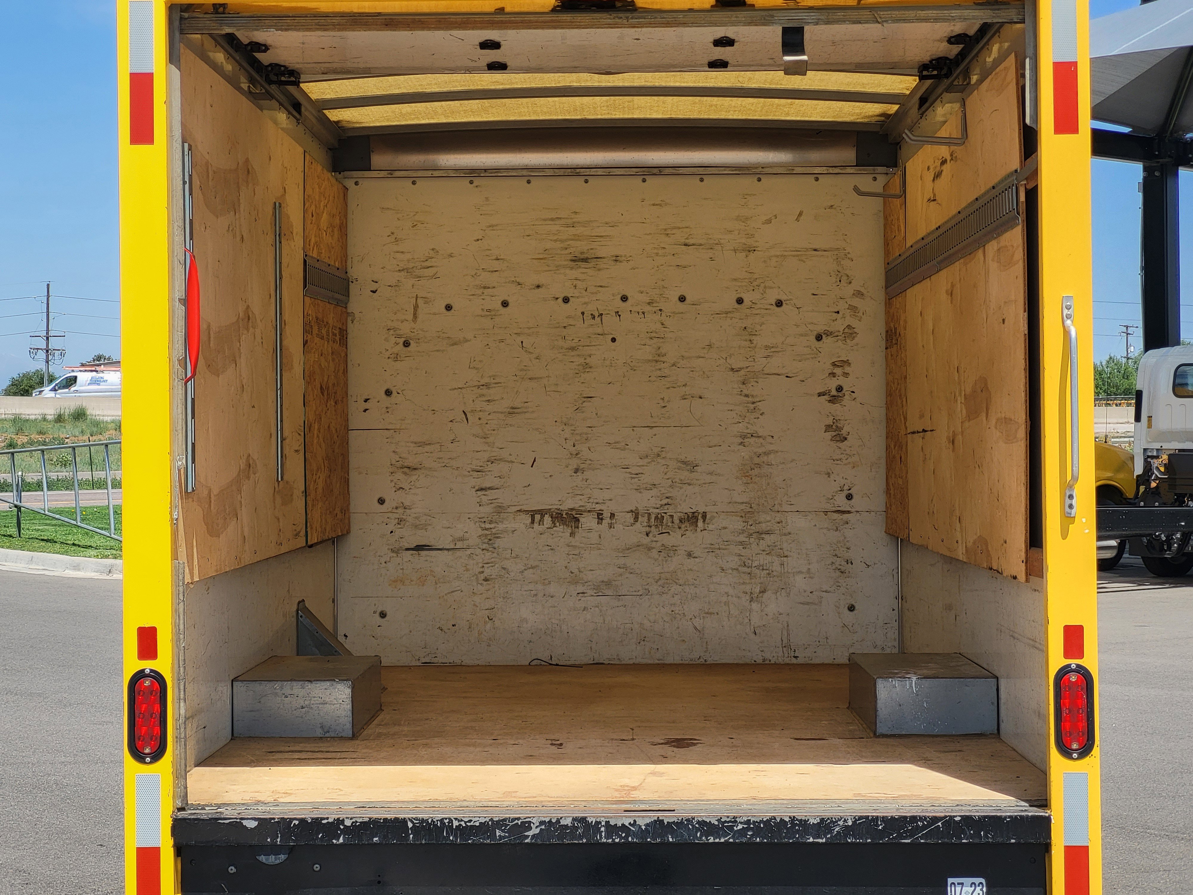 Used 2017 GMC Savana 3500 RWD image 20