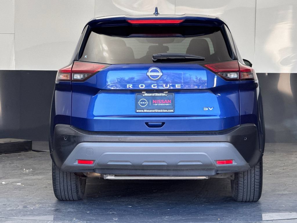 Used 2023 Nissan Rogue SV image 4