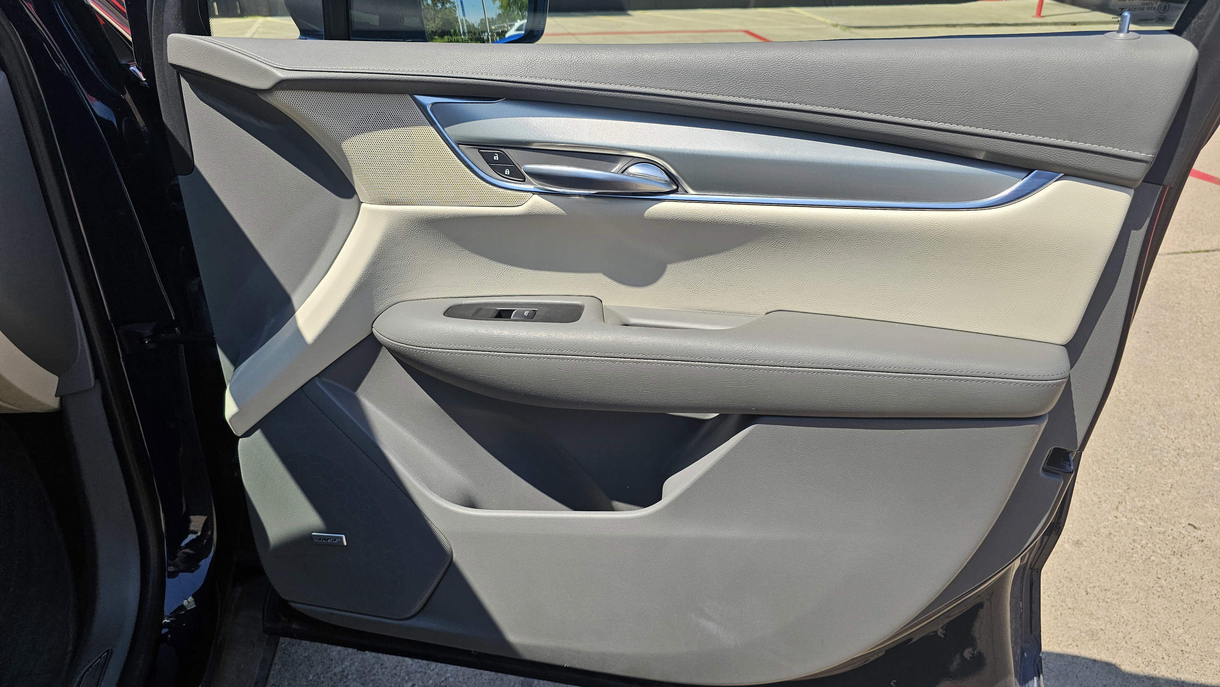 Used 2017 Cadillac XT5 Luxury w/ Driver Awareness Package FWD image 31