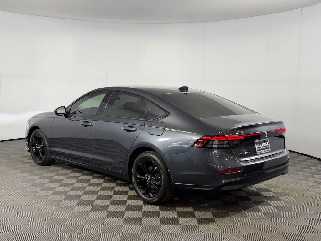 Used 2025 Honda Accord SE image 9