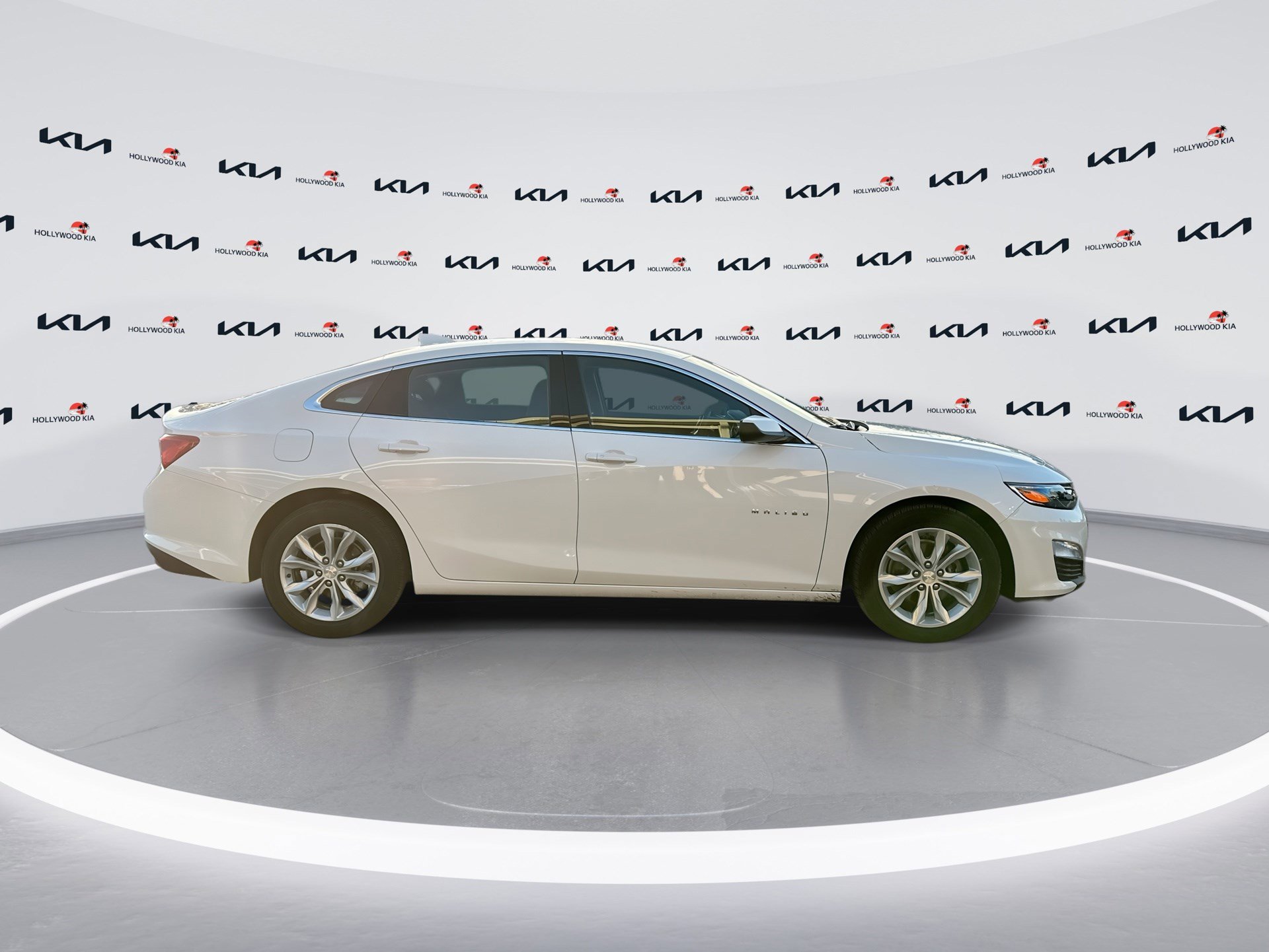Used 2025 Chevrolet Malibu LT image 9