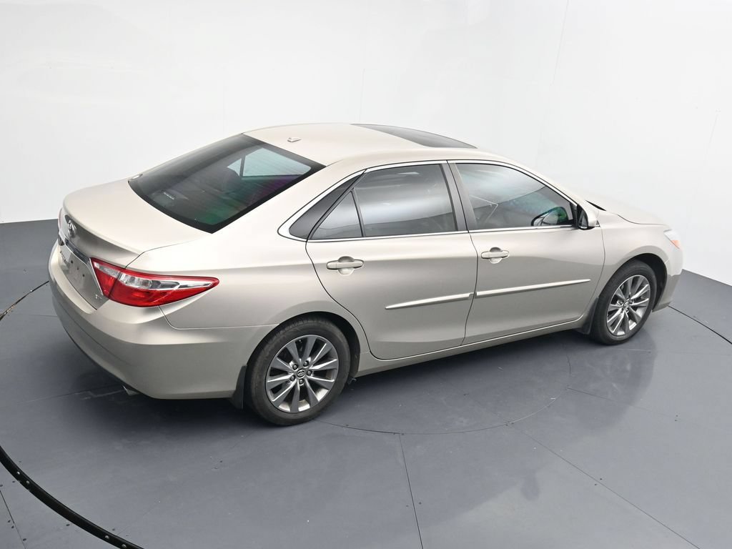 Used 2017 Toyota Camry XLE w/ Moonroof Package FWD image 16