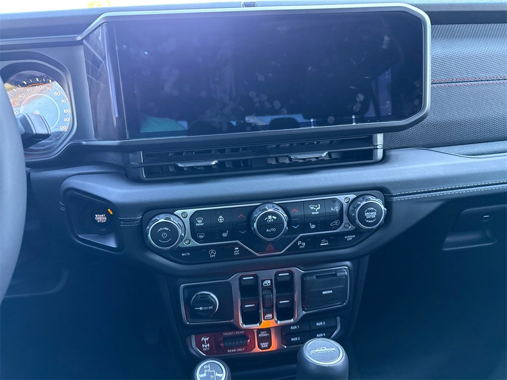 Used 2025 Jeep Gladiator Rubicon w/ Safety Group image 8