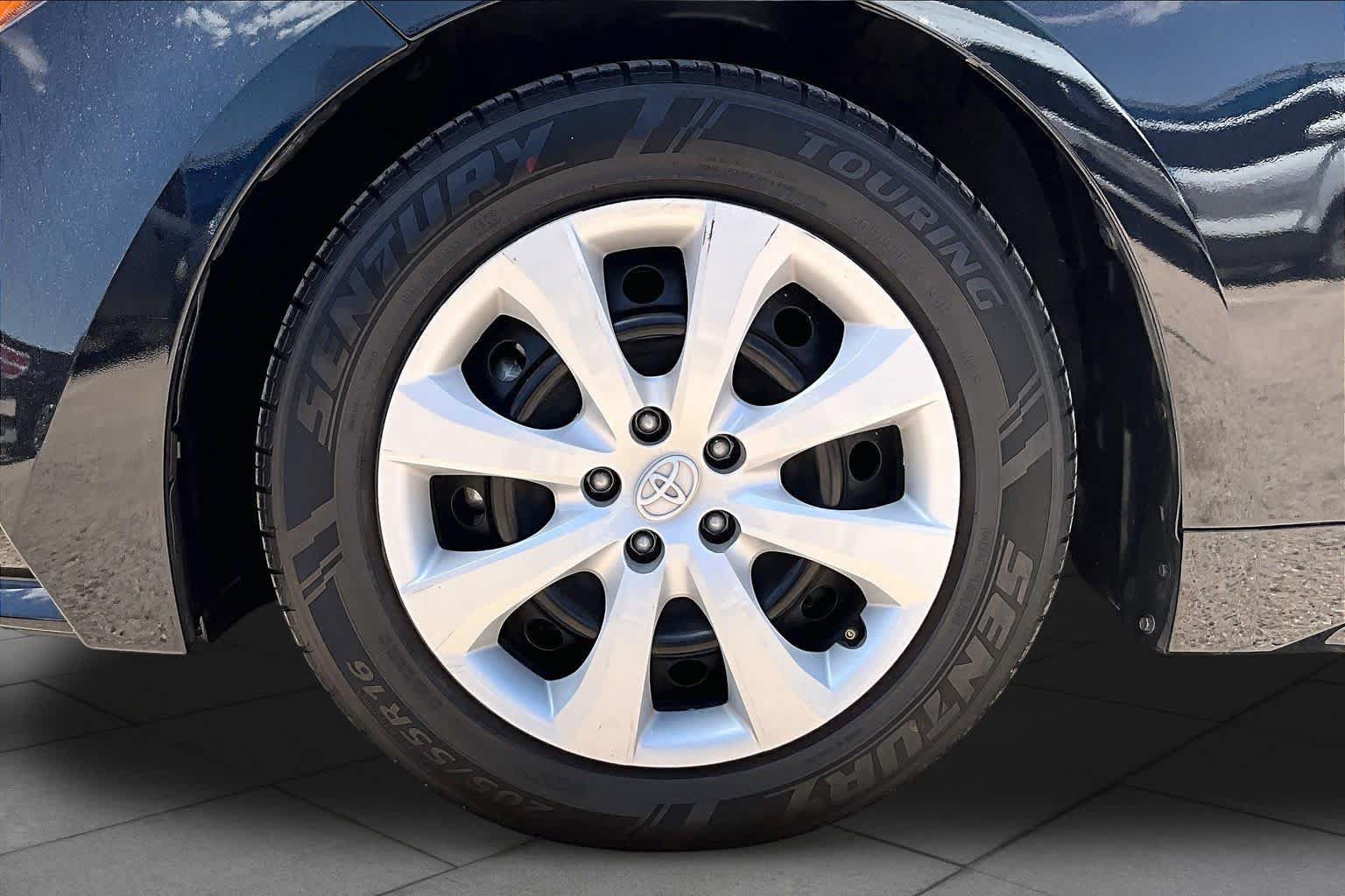 Used 2024 Toyota Corolla LE FWD image 11