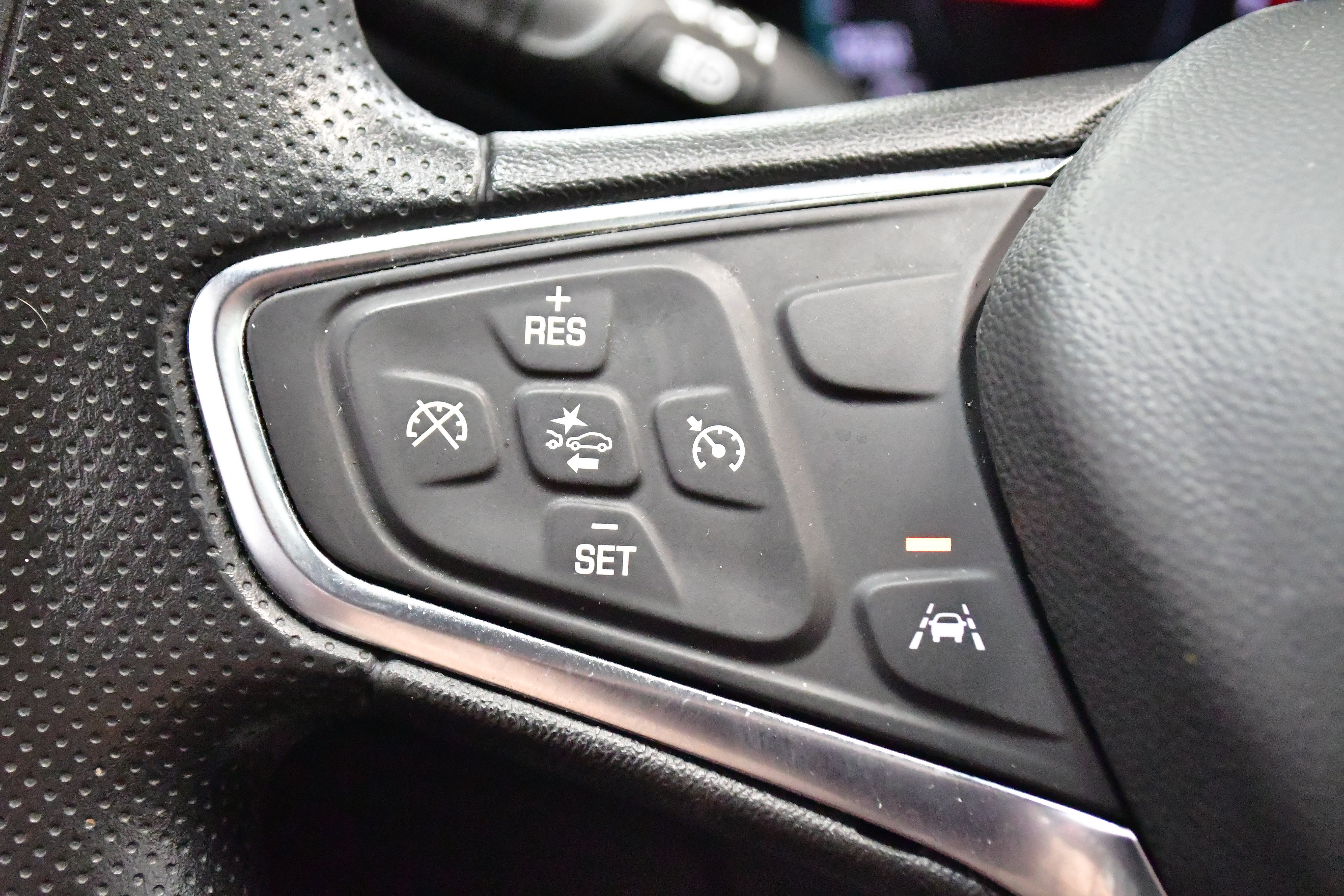 Used 2024 Chevrolet Malibu LT image 40