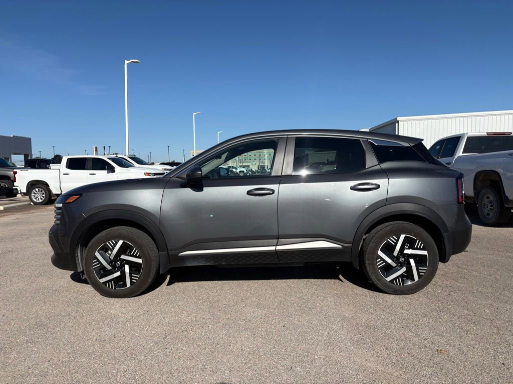 Used 2025 Nissan Kicks SV FWD image 2