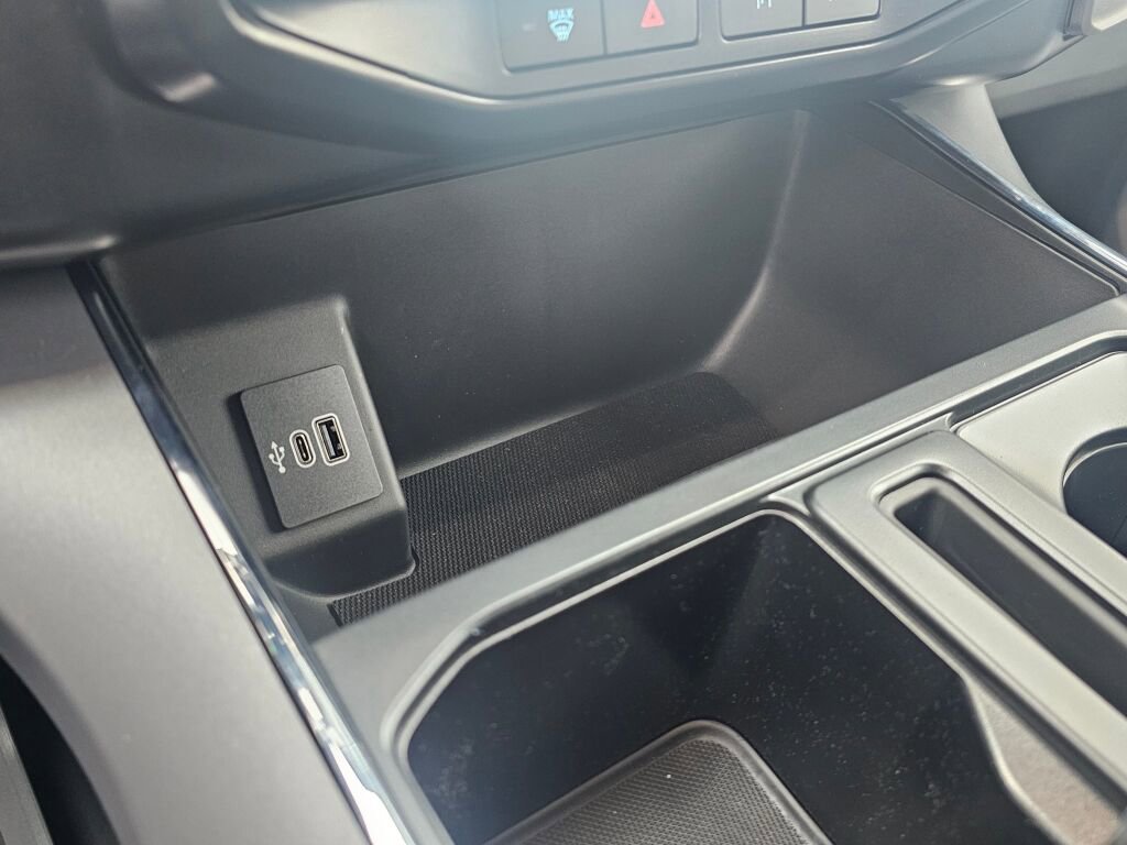 New 2025 Ford F150 Lightning Flash image 19