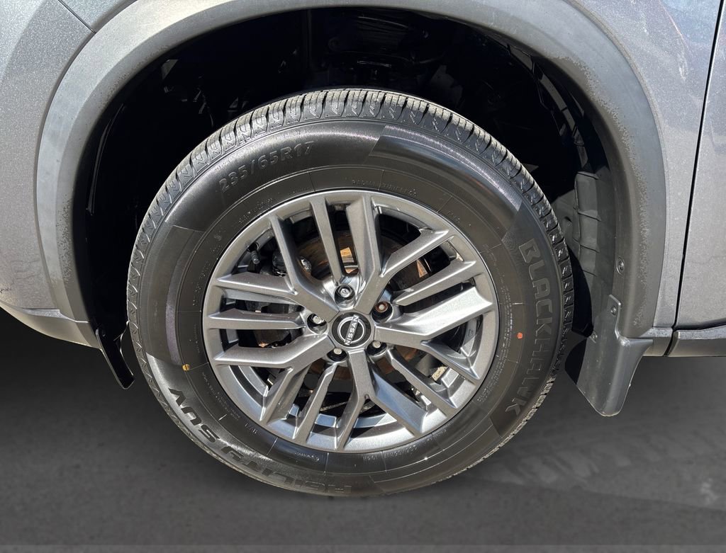 Used 2023 Nissan Rogue S image 12