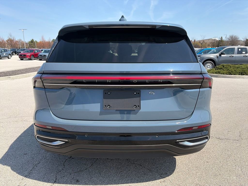 Used 2025 Lincoln Nautilus Premier AWD/4WD image 6