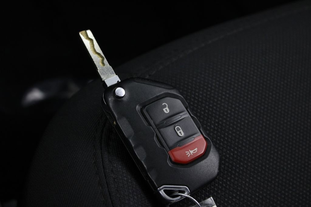 Used 2023 Jeep Gladiator Overland image 29