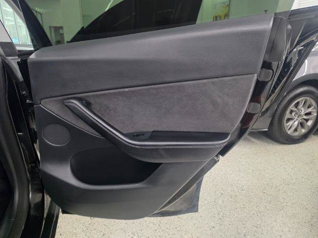 Used 2021 Tesla Model Y Long Range AWD/4WD image 27