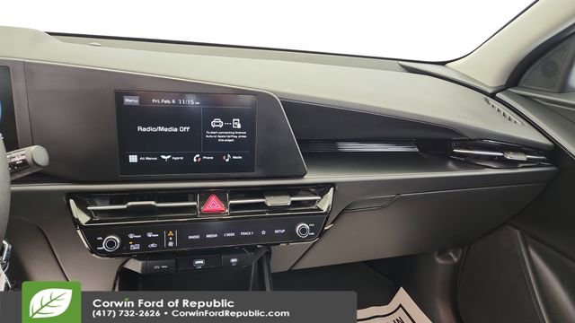 Used 2024 Kia Niro LX image 19