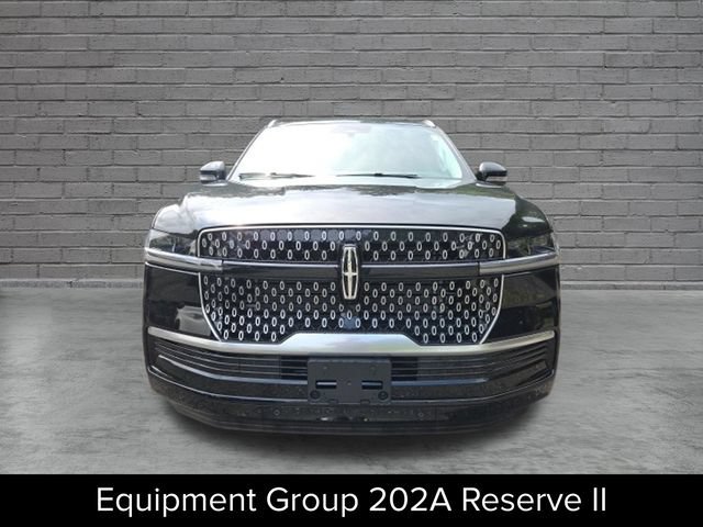New 2027 Lincoln Navigator Reserve AWD/4WD image 2