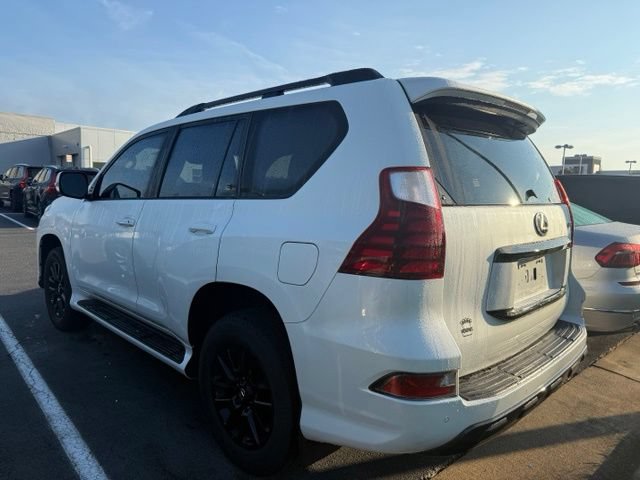 Used 2022 Lexus GX 460 w/ Black Line Special Edition AWD/4WD image 3