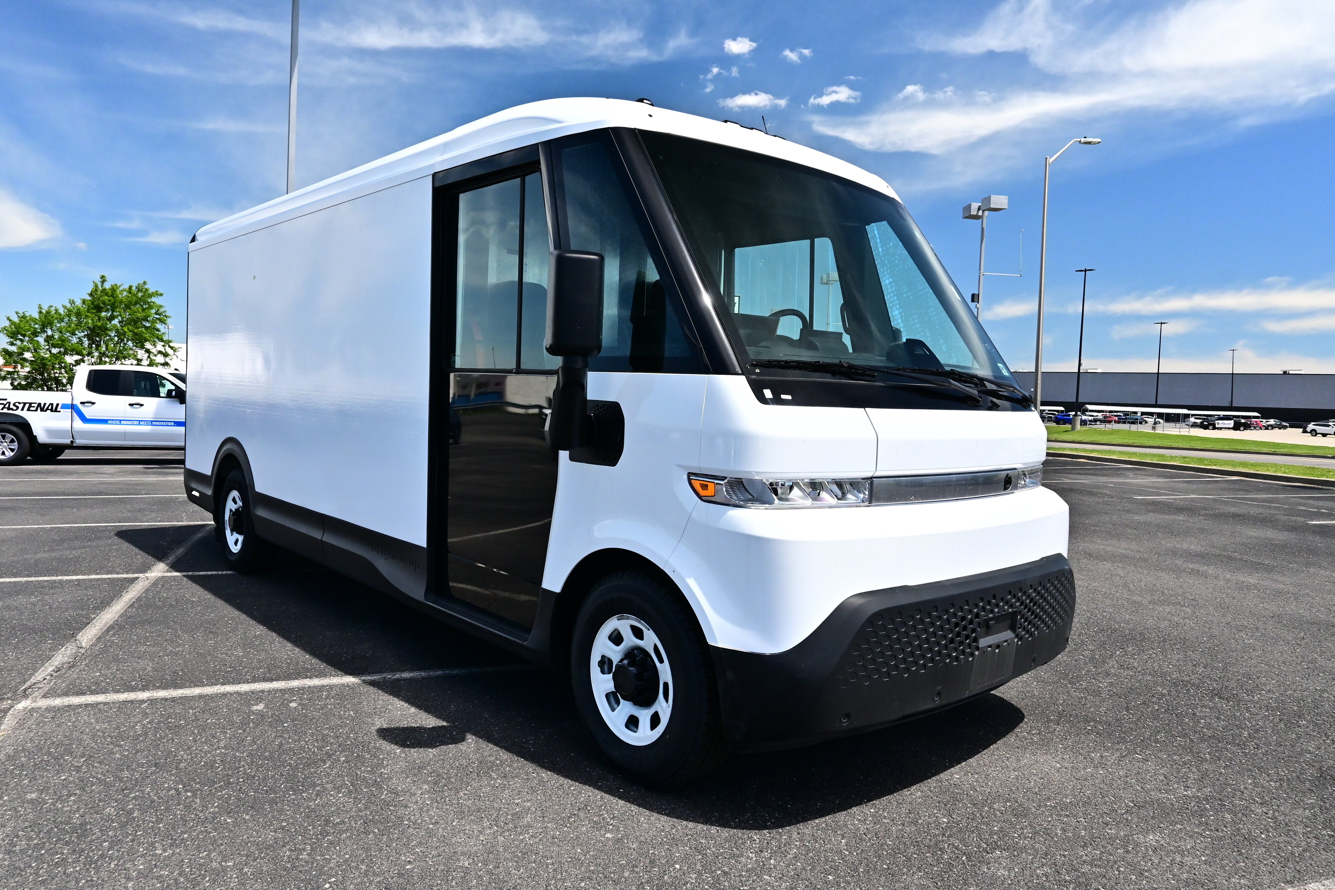 Used 2024 Chevrolet Brightdrop 600 w/ Commercial Equipment Package AWD/4WD image 2