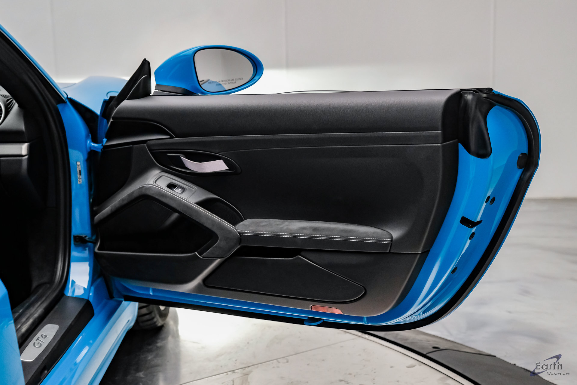 Used 2020 Porsche 718 Cayman GT4 RWD image 92