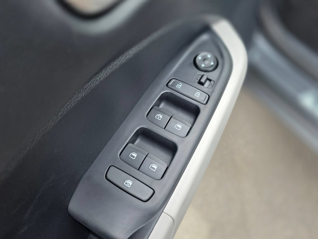 New 2026 Hyundai Venue SEL FWD image 22