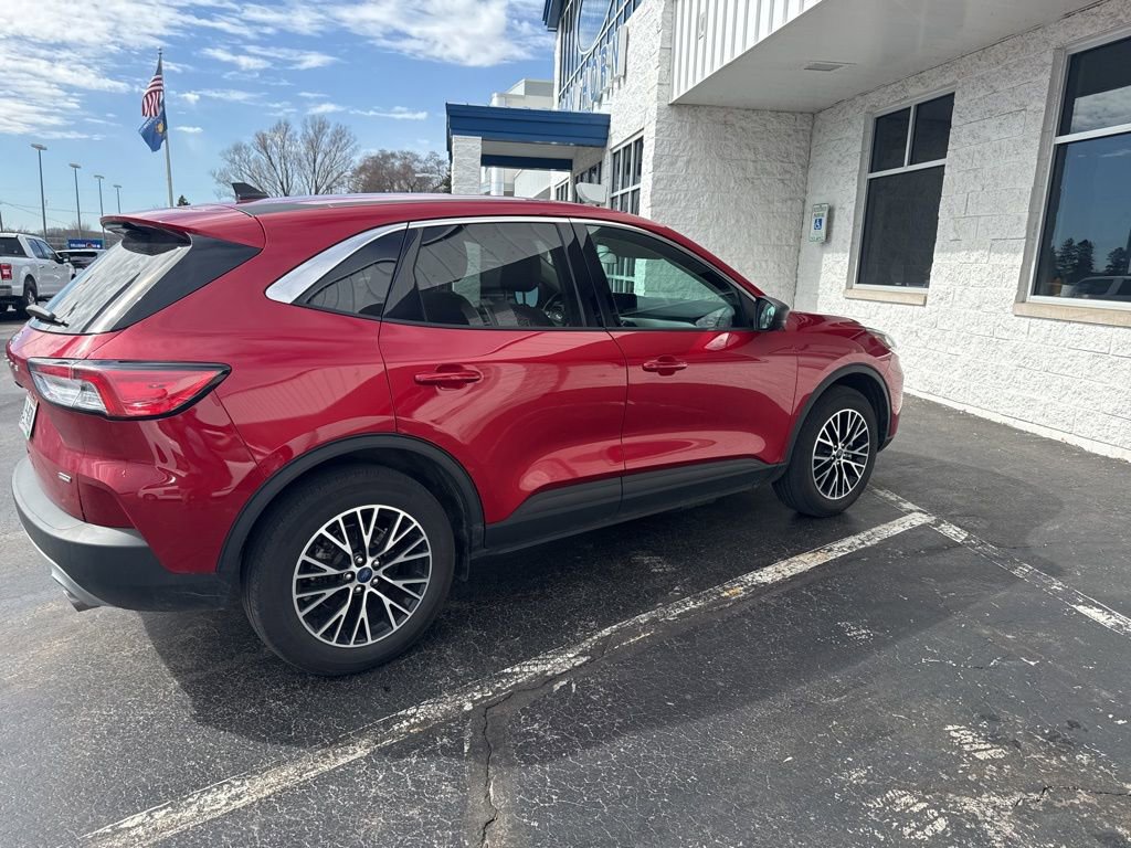 Used 2022 Ford Escape SE w/ Cold Weather Package image 5
