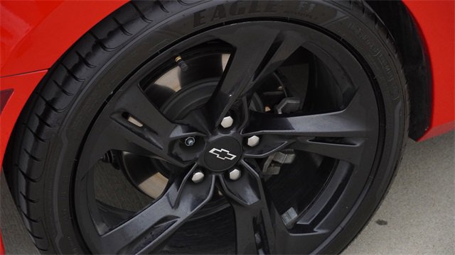 Used 2020 Chevrolet Camaro LT image 11