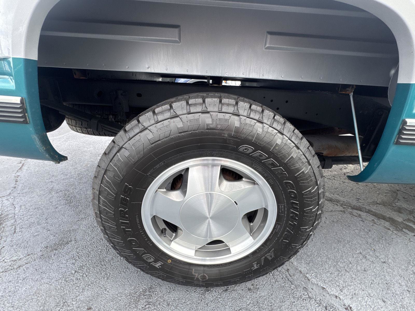 Used 1993 GMC Sierra 1500 4x4 Regular Cab image 12