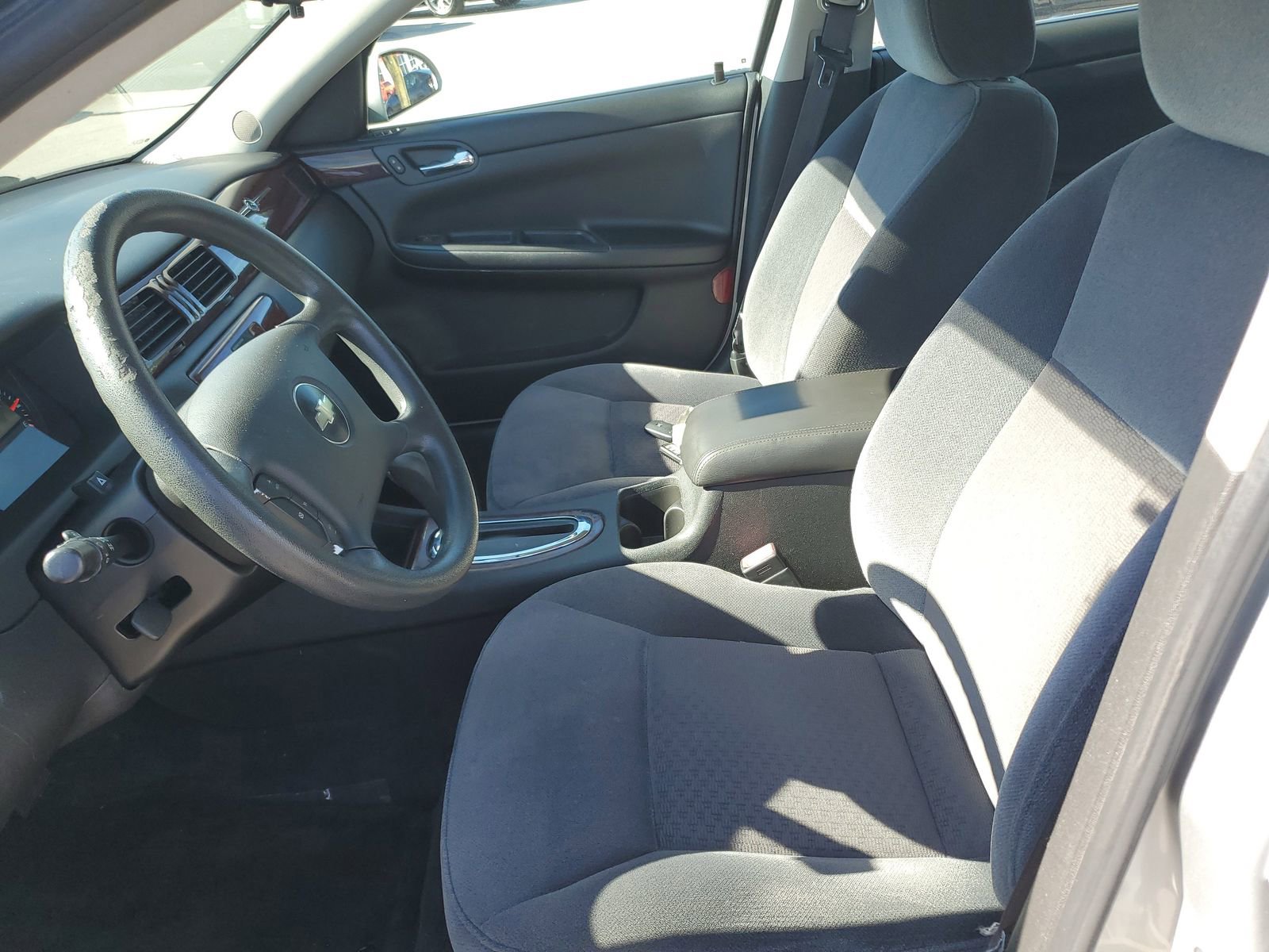 Used 2010 Chevrolet Impala LS FWD image 16