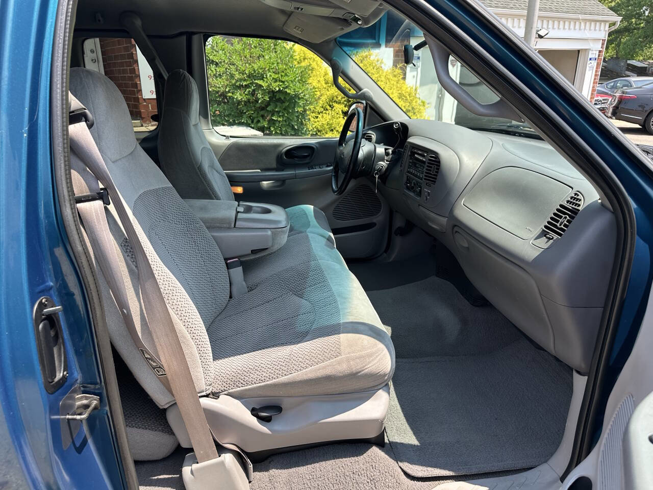 Used 2000 Ford F150 XLT image 21