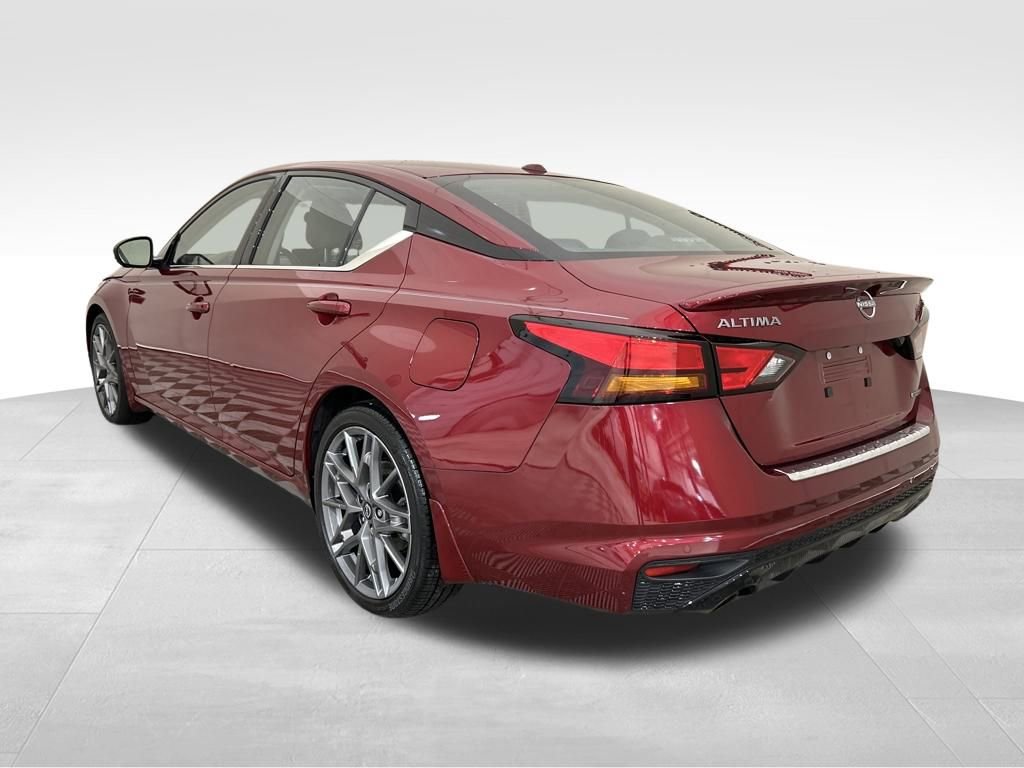 Used 2023 Nissan Altima 2.0 SR image 3