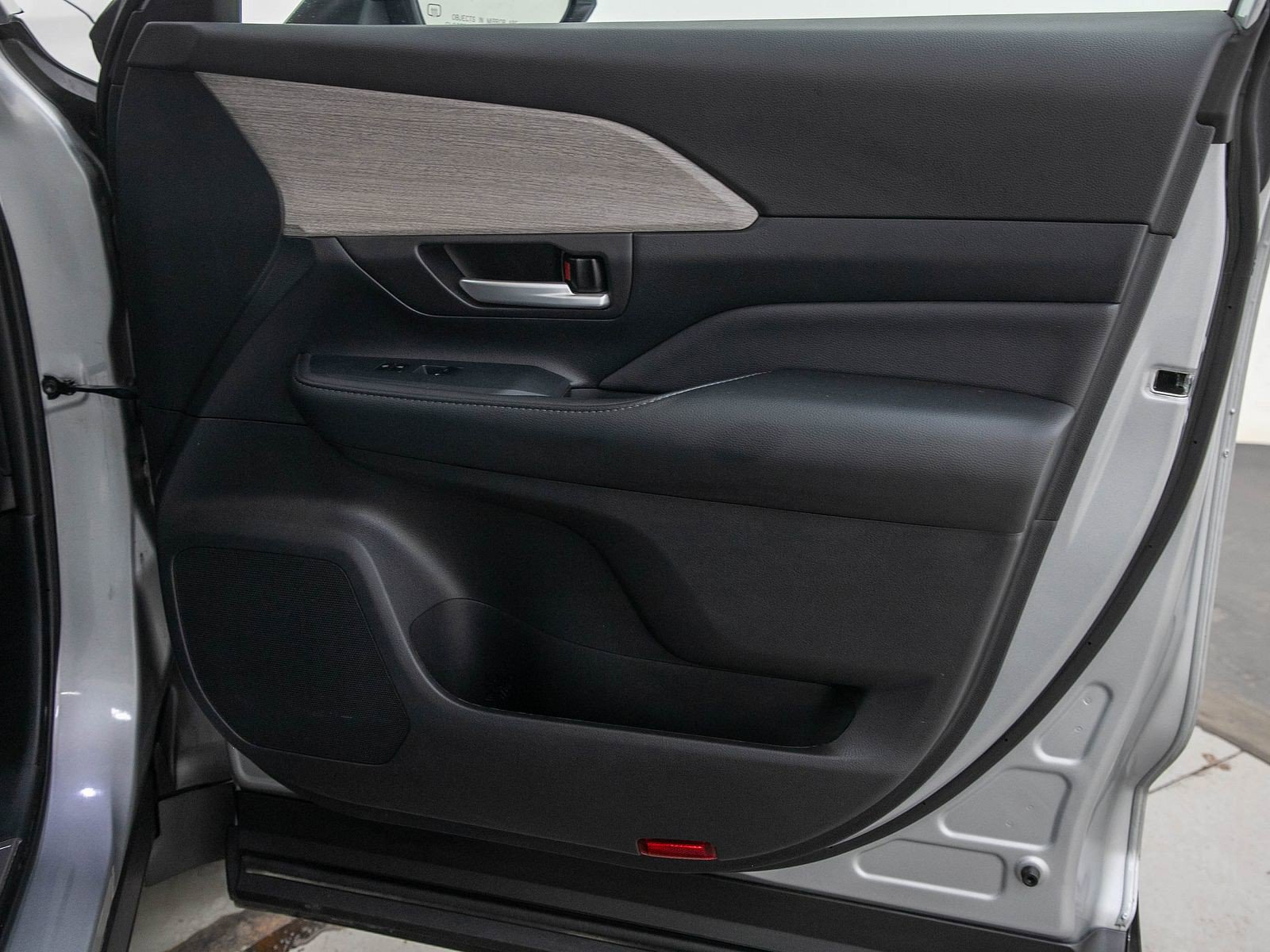 Used 2024 Toyota Grand Highlander AWD Hybrid image 9