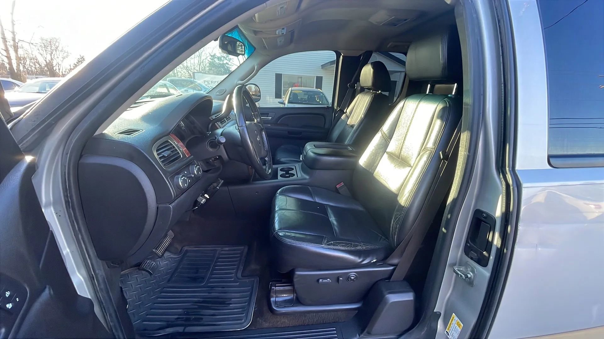 Used 2007 Chevrolet Silverado 1500 LTZ w/ Safety Package AWD/4WD image 12