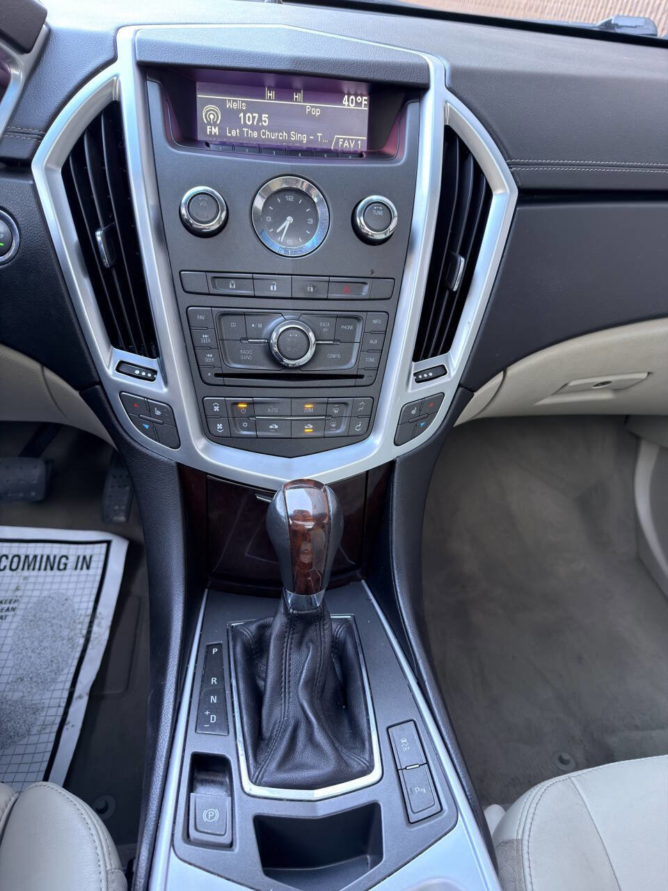 Used 2010 Cadillac SRX Luxury image 17