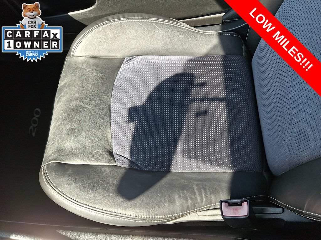 Used 2013 Chrysler 200 S FWD image 25