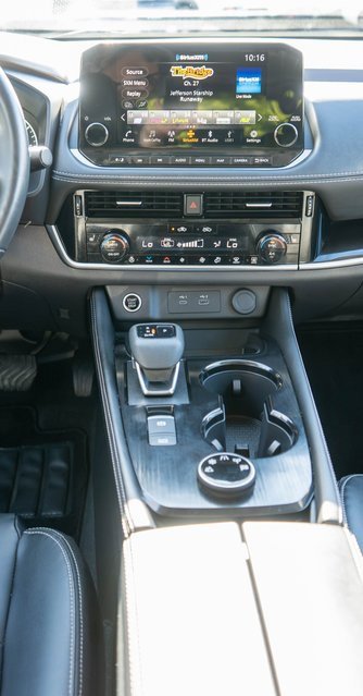 Used 2023 Nissan Rogue SL w/ SL Premium Package image 18