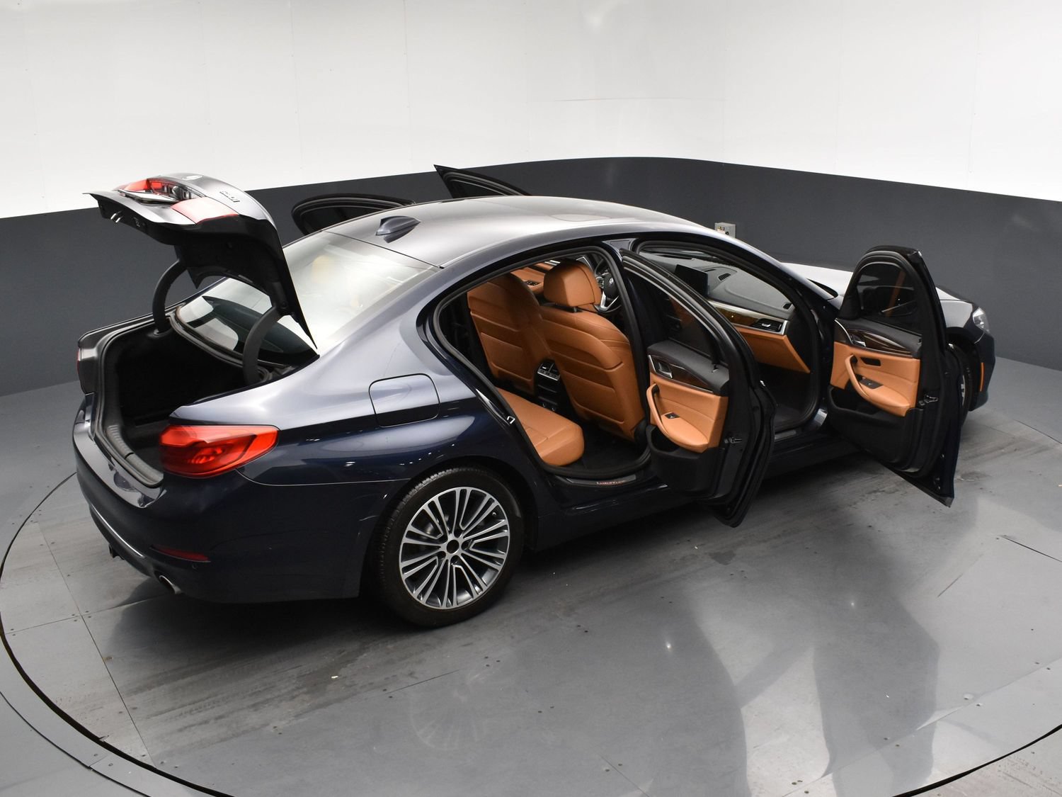 Used 2018 BMW 530i xDrive AWD/4WD image 26