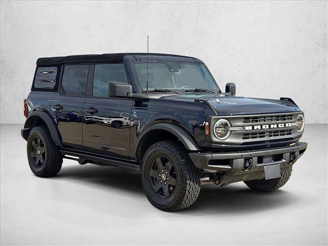 Used 2021 Ford Bronco Black Diamond image 3
