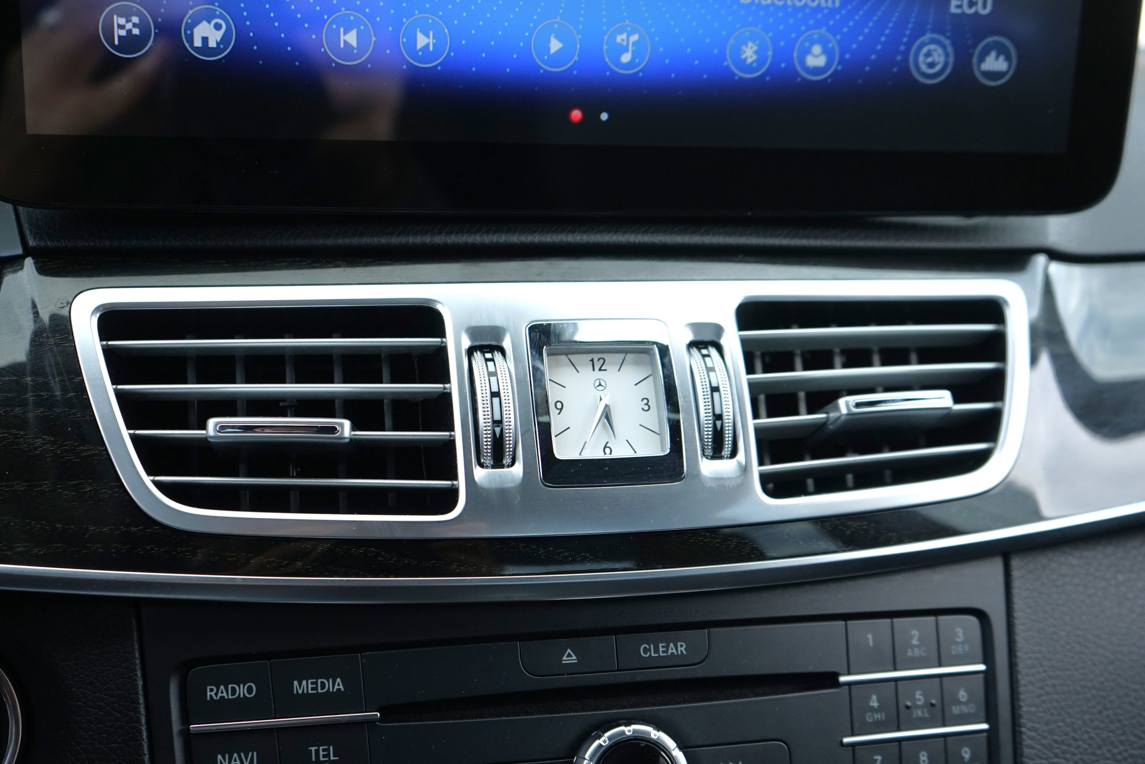 Used 2016 Mercedes-Benz E 350 4MATIC Sedan image 23