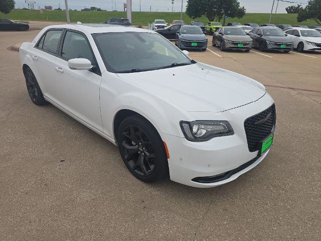 Used 2022 Chrysler 300 S w/ Comfort Group RWD image 7
