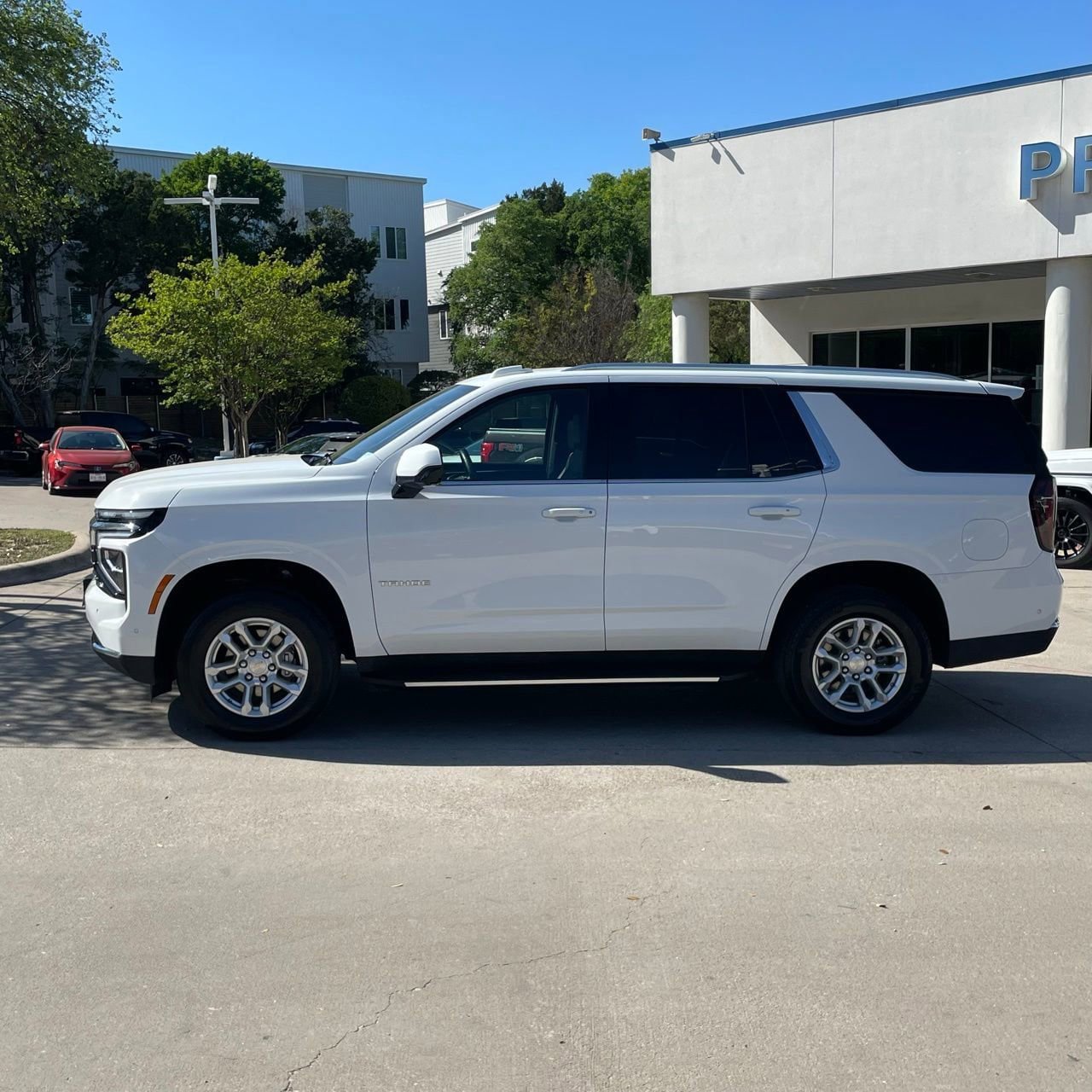 Used 2025 Chevrolet Tahoe LT image 3