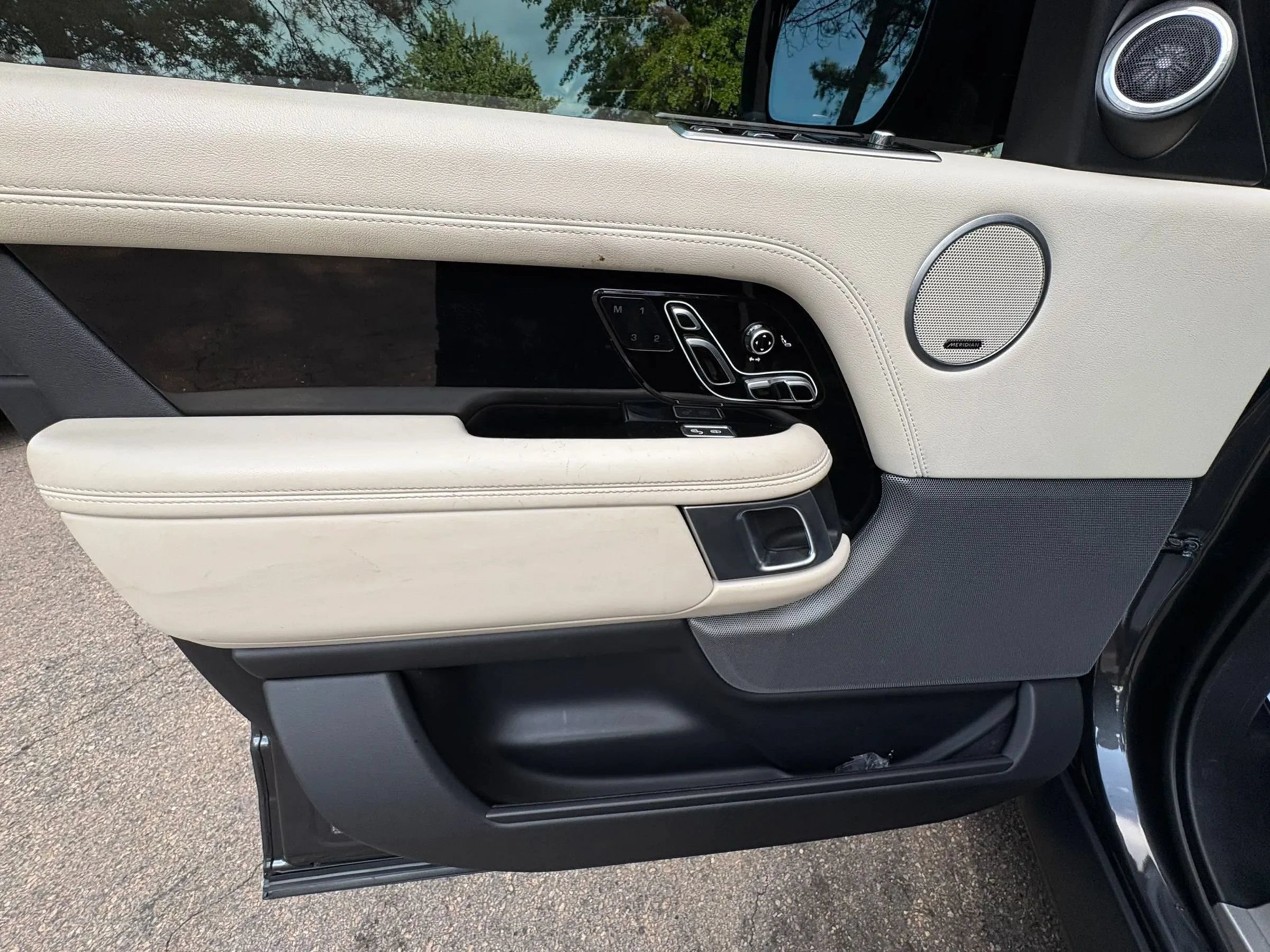 Used 2020 Land Rover Range Rover HSE AWD/4WD image 28