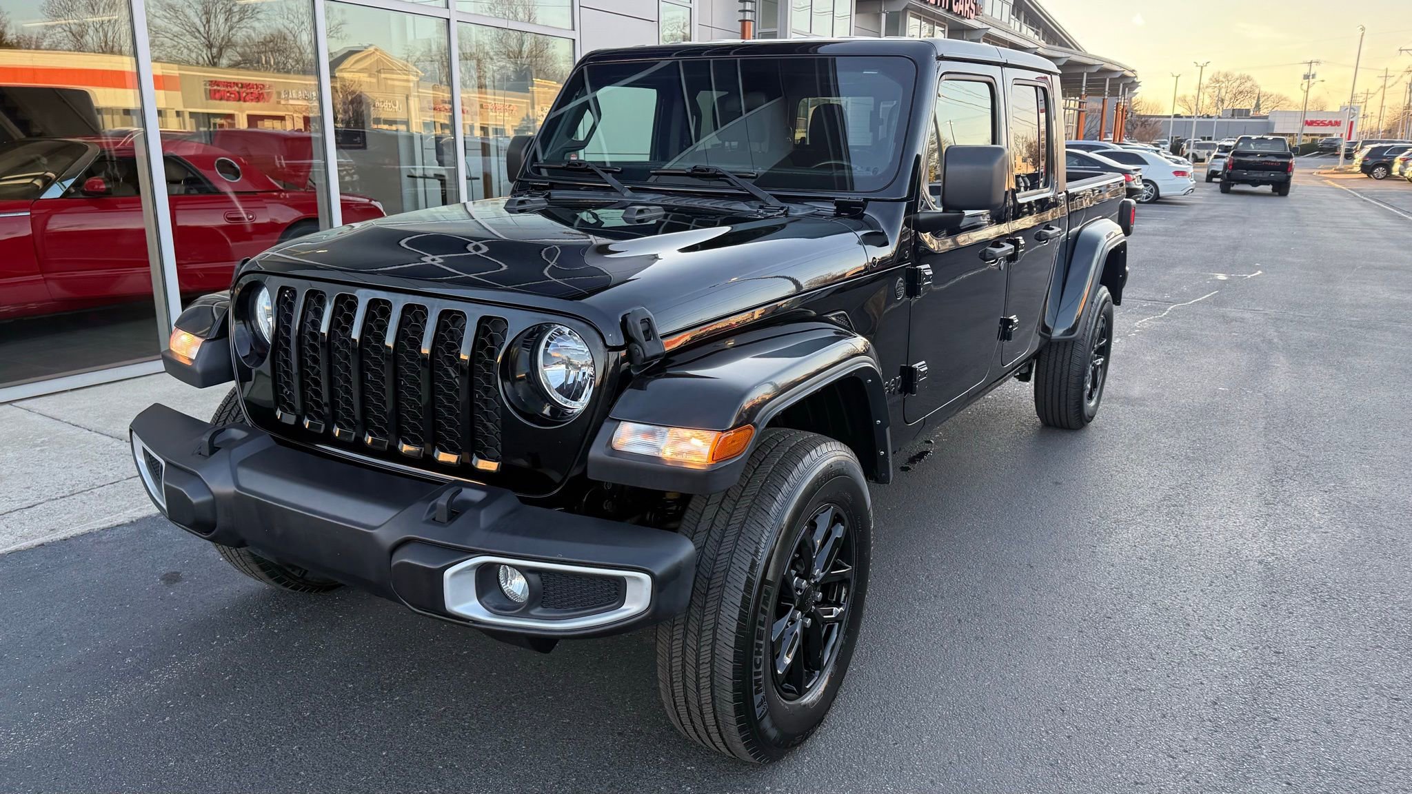 Used 2021 Jeep Gladiator Sport image 4